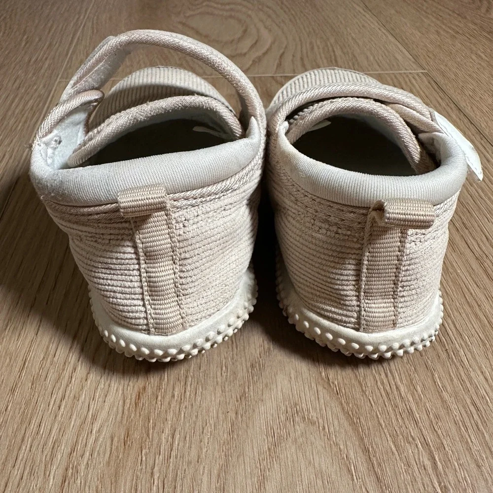 BMCITYBM Baby First Walker Sneaker Beige Corduroy Hook Loop Strap Sz 6.5 Toddler